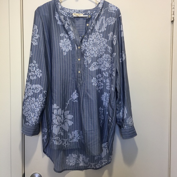 Jane and Delancey Tops - Jane and Delancey Blue White Pinstripe Floral Pintuck Tunic Blouse Size S